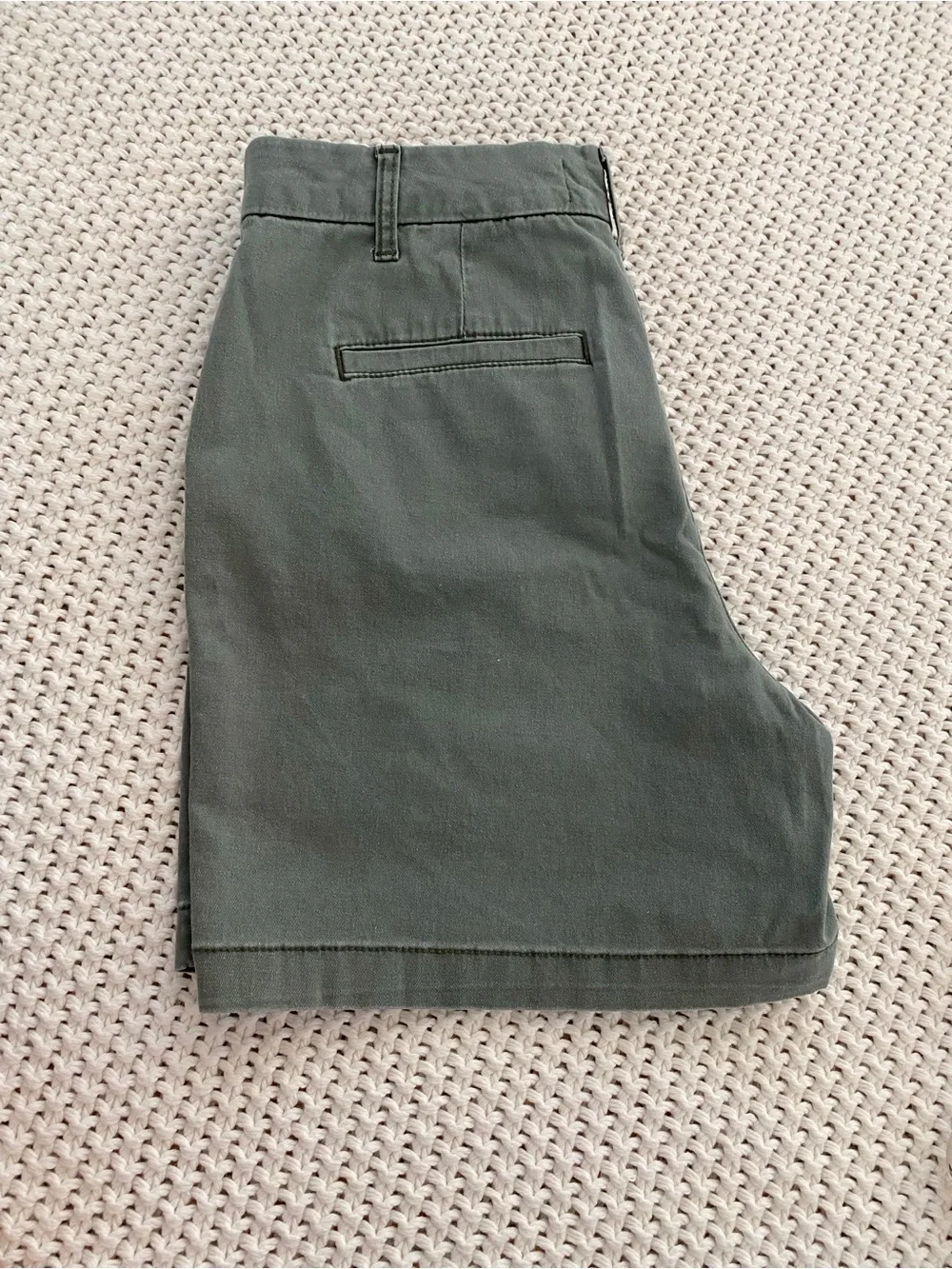 Anne Klein Jeans Sage Green Stretch Chino Shorts Size 10